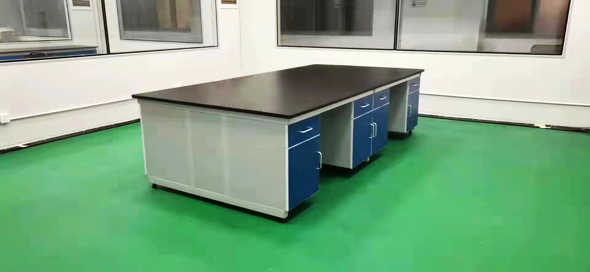 實驗室操作臺的優(yōu)勢是什么？