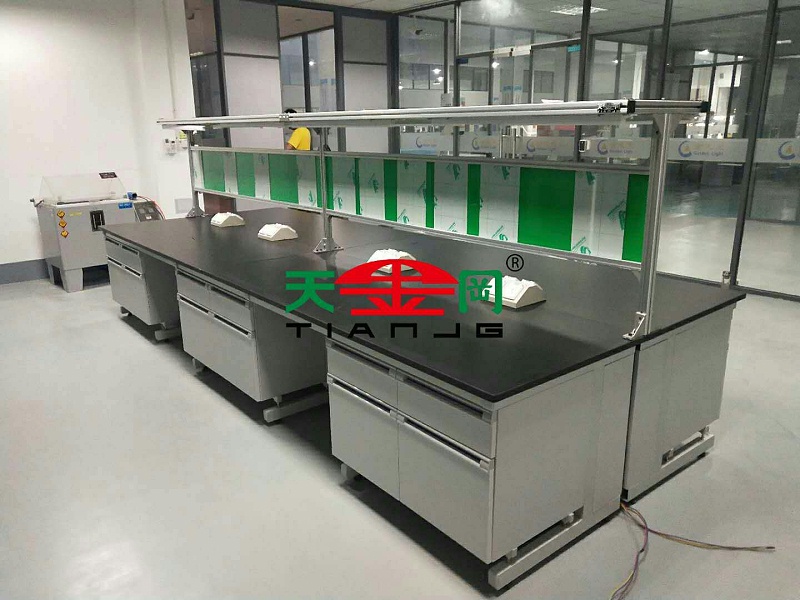 不銹剛工作臺生產廠家