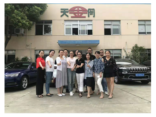 感恩禧誠網(wǎng)商會外貿(mào)家人蒞臨工具柜廠家天金岡參加8月例會！