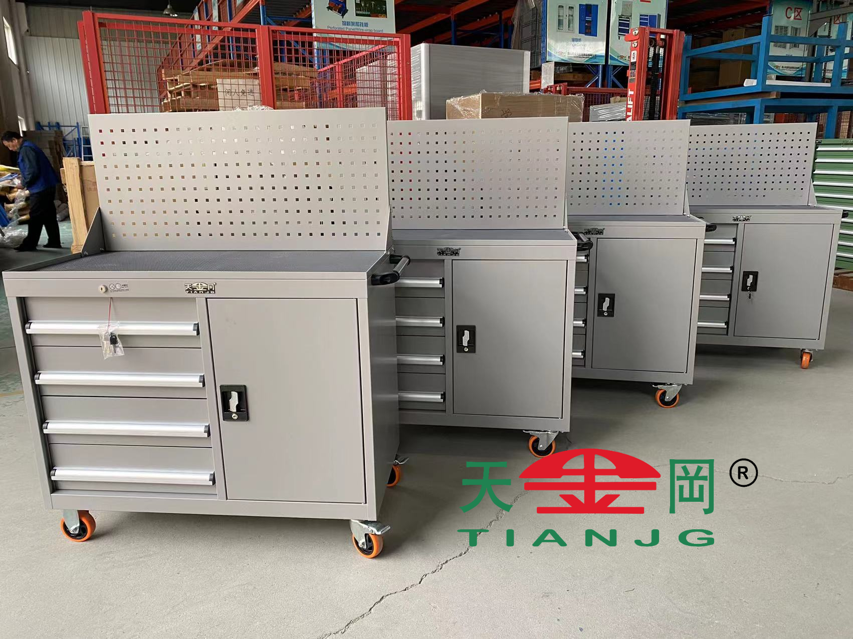 移動工具車，讓車間工作省時省力省成本